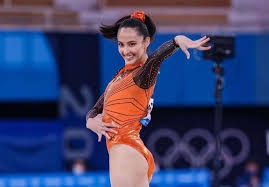 亚马尔：外界一直在说我的腹股沟痛和心情不好，那些全是假的